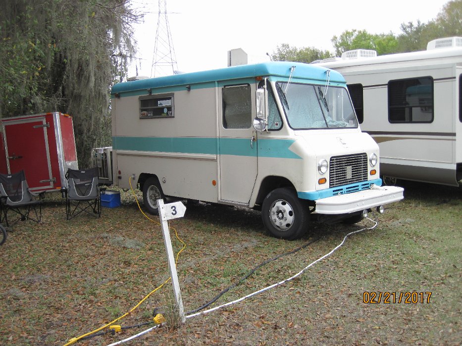 085-International Harvester camper.jpg